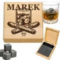 KAMIENIE DO WHISKY KAMIENNE KOSTKI GRANIT w drewnianym pudełku z grawerem