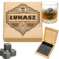 KAMIENIE DO WHISKY KAMIENNE KOSTKI GRANIT w drewnianym pudełku z grawerem