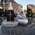 ZNICZ GIPSOWA FIGURKA NAGROBNA SZARY Anioł Księga Lampka LED KRZYŻ GIPS