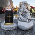 ZNICZ GIPSOWA FIGURKA NAGROBNA SZARY Anioł Księga Lampka LED KRZYŻ GIPS