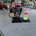 DEKORACJA na grób GRAWEROWANY ZNICZ podstawka na cmentarz RÓŻA DLA MĘŻA
