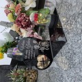 DEKORACJA na grób GRAWEROWANY ZNICZ podstawka na cmentarz RÓŻA DLA BABCI
