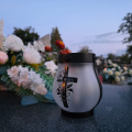 ZNICZ SOLARNY LED LAMPION NA GRÓB STATUETKA NA CMENTARZ RÓŻA KRZYŻ