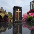 ZNICZ SOLARNY LED LAMPION NA GRÓB STATUETKA NA CMENTARZ Z KRZYŻEM