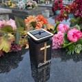 ZNICZ SOLARNY LED LAMPION NA GRÓB STATUETKA NA CMENTARZ Z KRZYŻEM