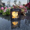 ZNICZ SOLARNY LED LAMPION NA GRÓB STATUETKA NA CMENTARZ Z KRZYŻEM
