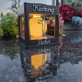 ZNICZ SOLARNY LED LAMPION NA GRÓB STATUETKA NA CMENTARZ Z KRZYŻEM