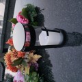 ZNICZ solarny LED lampion na grób STATUETKA na cmentarz z KRZYŻEM