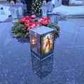 Znicz LED Jezus Zmartwychwstały witraż lampion na grób kapliczka lustro