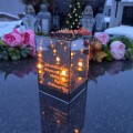 ZNICZ LED LAMPION NA GRÓB efekt nieskończonego ognia CYTAT róże PREMIUM